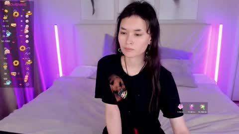 _emily__strike_ online show from November 19, 9:53 am