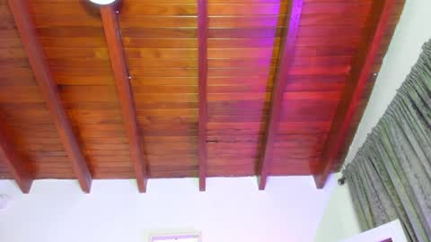 Snapshot of _emily_r chatting on January 28, 12:00 pm Isabella online show from January 28, 12:00 pm