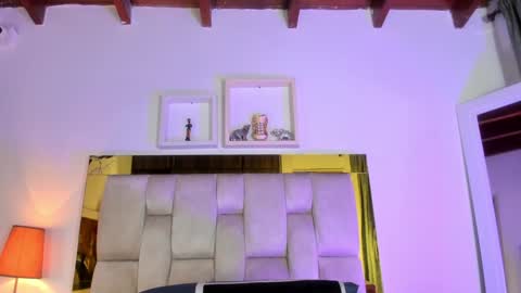 Snapshot of _emily_r chatting on January 16, 12:09 pm Isabella online show from January 16, 12:09 pm