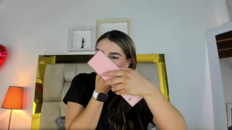 Snapshot of _emily_r chatting on February 20, 12:04 pm Isabella online show from February 20, 12:04 pm