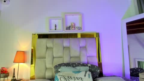 Snapshot of _emily_r chatting on January 14, 12:03 pm Isabella online show from January 14, 12:03 pm