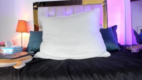 Snapshot of _emily_r chatting on September 11, 1:55 pm Isabella online show from September 11, 1:55 pm