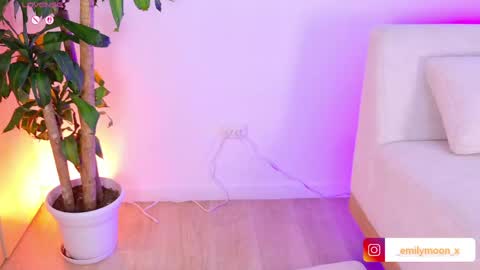 Emi online show from April 4, 12:53 am