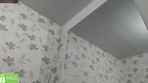 Snapshot of _emma_diamond_ chatting on December 21, 7:27 pm Emma online show from December 21, 7:27 pm