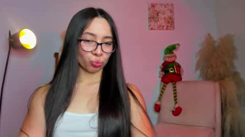 emma morryson online show from November 12, 9:35 pm