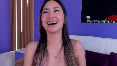 _emmawalka online show from November 25, 9:15 pm