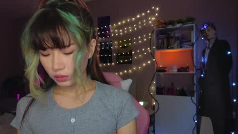 EveEva online show from November 13, 2:54 am