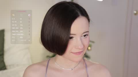 Snapshot of _female_essence_ chatting on December 24, 11:55 pm Essie online show from December 24, 11:55 pm