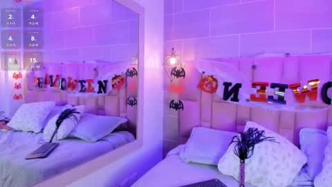 Snapshot of _gia_rose chatting on October 18, 6:10 pm _gia_rose online show from October 18, 6:10 pm