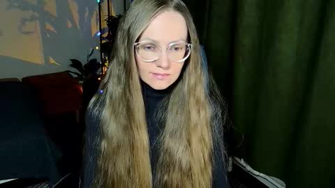 Snapshot of _goldilocks__ chatting on October 1, 4:56 pm _goldilocks__ online show from October 1, 4:56 pm