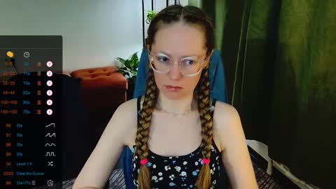 Snapshot of _goldilocks__ chatting on September 16, 7:38 am _goldilocks__ online show from September 16, 7:38 am