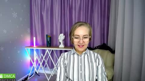 Snapshot of _greybunny_ chatting on October 11, 10:20 am _greybunny_ online show from October 11, 10:20 am