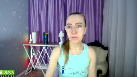 Snapshot of _greybunny_ chatting on February 28, 7:15 am _greybunny_ online show from February 28, 7:15 am