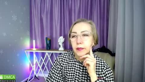 Snapshot of _greybunny_ chatting on October 7, 10:41 am _greybunny_ online show from October 7, 10:41 am