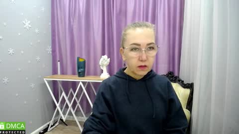 Snapshot of _greybunny_ chatting on September 20, 10:13 am _greybunny_ online show from September 20, 10:13 am