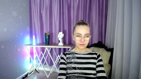 Snapshot of _greybunny_ chatting on September 10, 9:09 am _greybunny_ online show from September 10, 9:09 am