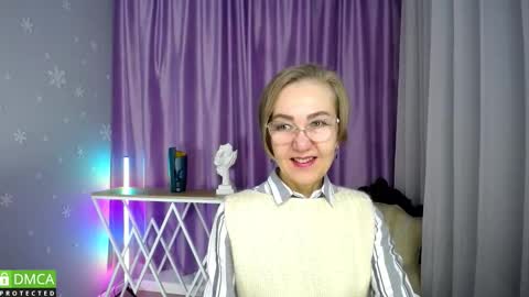 Snapshot of _greybunny_ chatting on October 10, 6:51 am _greybunny_ online show from October 10, 6:51 am