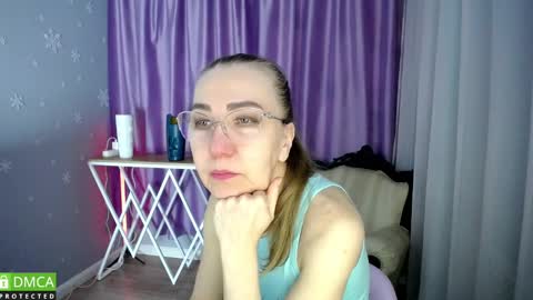 Snapshot of _greybunny_ chatting on February 2, 10:13 am _greybunny_ online show from February 2, 10:13 am