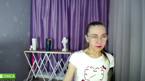 Snapshot of _greybunny_ chatting on February 7, 9:05 am _greybunny_ online show from February 7, 9:05 am