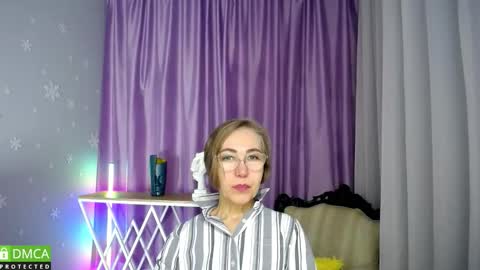 Snapshot of _greybunny_ chatting on October 18, 8:06 am _greybunny_ online show from October 18, 8:06 am