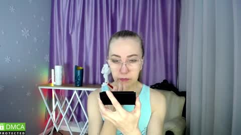 Snapshot of _greybunny_ chatting on February 18, 8:59 am _greybunny_ online show from February 18, 8:59 am