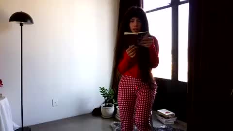 _honeyimhome online show from June 1, 10:32 pm