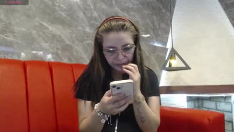 Isa online show from March 12, 1:19 pm