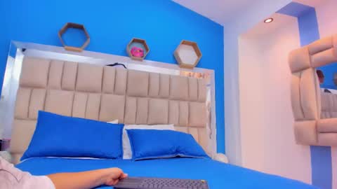 lily online show from December 1, 1:36 pm