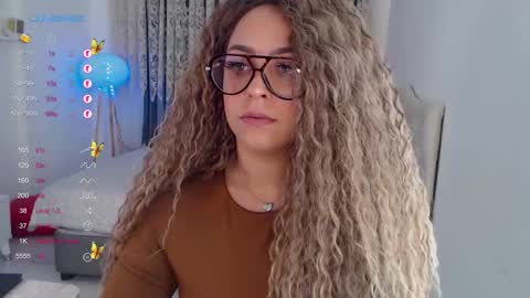 _just_a_queen_3 online show from November 18, 11:44 am