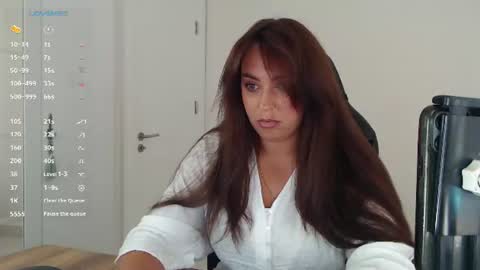 _just_a_queen_3 online show from July 3, 11:38 am