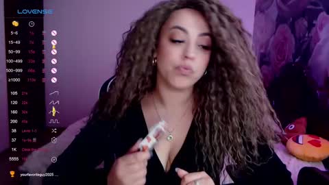 _just_a_queen_3 online show from December 4, 5:55 pm