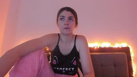 Snapshot of _just_a_simple_girl chatting on January 17, 9:49 am _just_a_simple_girl online show from January 17, 9:49 am