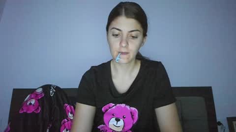 Snapshot of _just_a_simple_girl chatting on December 2, 3:45 pm _just_a_simple_girl online show from December 2, 3:45 pm