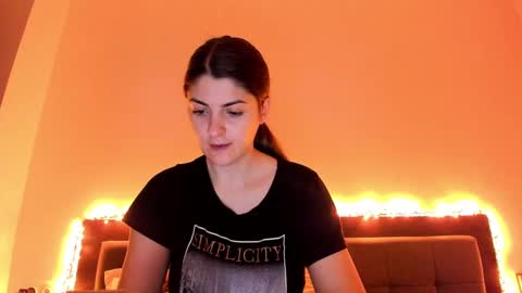 Snapshot of _just_a_simple_girl chatting on January 3, 10:41 am _just_a_simple_girl online show from January 3, 10:41 am