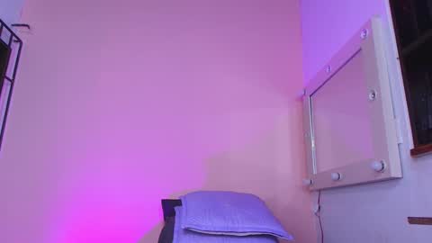 Snapshot of _kendall_07 chatting on September 18, 12:58 pm Kendall online show from September 18, 12:58 pm