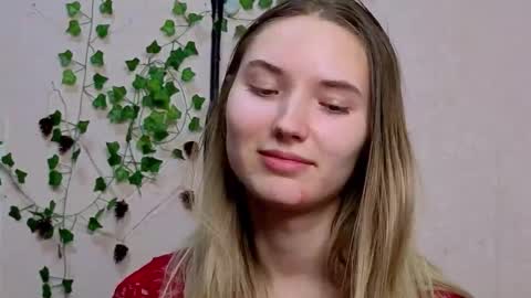 _kikiclark_ online show from February 20, 8:53 pm