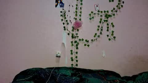 _kikiclark_ online show from December 19, 9:40 pm