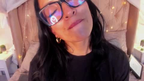 Snapshot of _kiramoon__ chatting on March 9, 8:31 pm Kiraaaa 0 online show from March 9, 8:31 pm