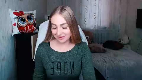 Snapshot of _kittyboo chatting on October 16, 7:33 am Aleksa online show from October 16, 7:33 am