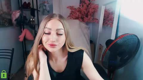 Snapshot of _kittyboo chatting on February 16, 6:32 am Aleksa online show from February 16, 6:32 am