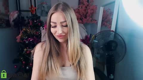 Snapshot of _kittyboo chatting on December 28, 8:16 am Aleksa online show from December 28, 8:16 am