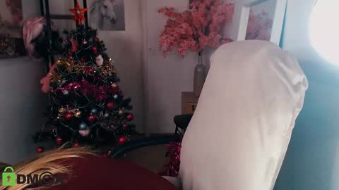Snapshot of _kittyboo chatting on December 26, 8:28 am Aleksa online show from December 26, 8:28 am