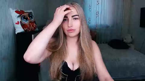 Snapshot of _kittyboo chatting on October 9, 9:24 am Aleksa online show from October 9, 9:24 am