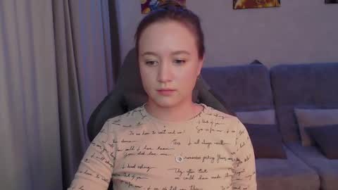 _lalune_ online show from March 5, 4:46 am