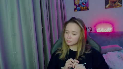 _lalune_ online show from January 3, 11:01 pm