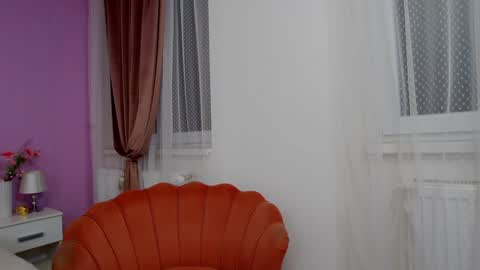 Snapshot of _lenapaul_ chatting on December 5, 5:39 pm Lena Paul online show from December 5, 5:39 pm
