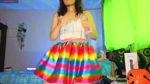 Lindasy online show from October 31, 5:17 pm