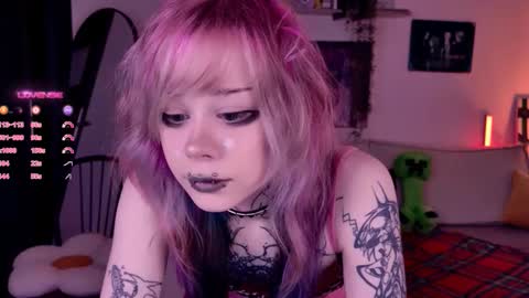 Lolly online show from November 4, 11:15 am