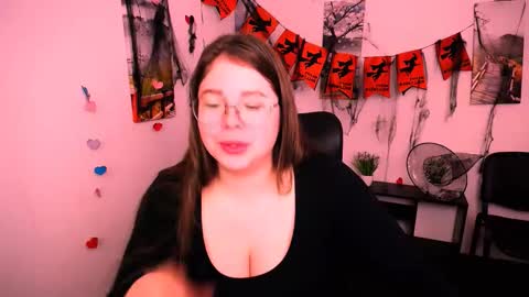 Snapshot of _lovely_mary chatting on October 29, 10:08 am Mary online show from October 29, 10:08 am