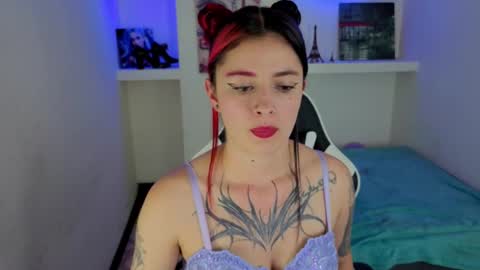 Snapshot of _lucia_21 chatting on October 16, 9:17 pm Lucia online show from October 16, 9:17 pm